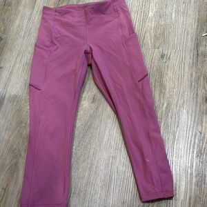 Lululemon dusty rose crop Leggings size 4